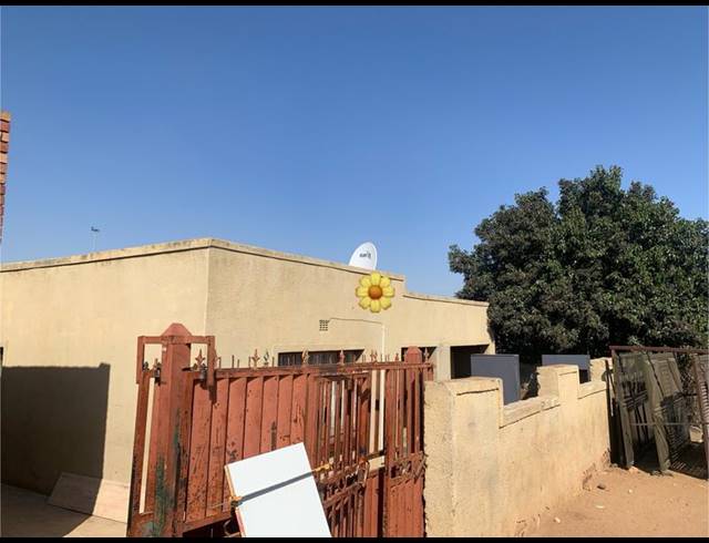 3 BEDROOM HOUSE FOR SALE IN ISIPHETWENI